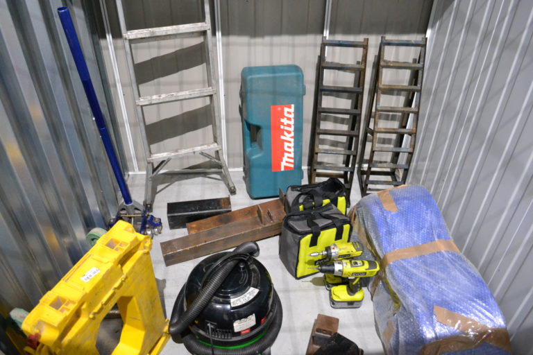 Auctions Storage Bidder